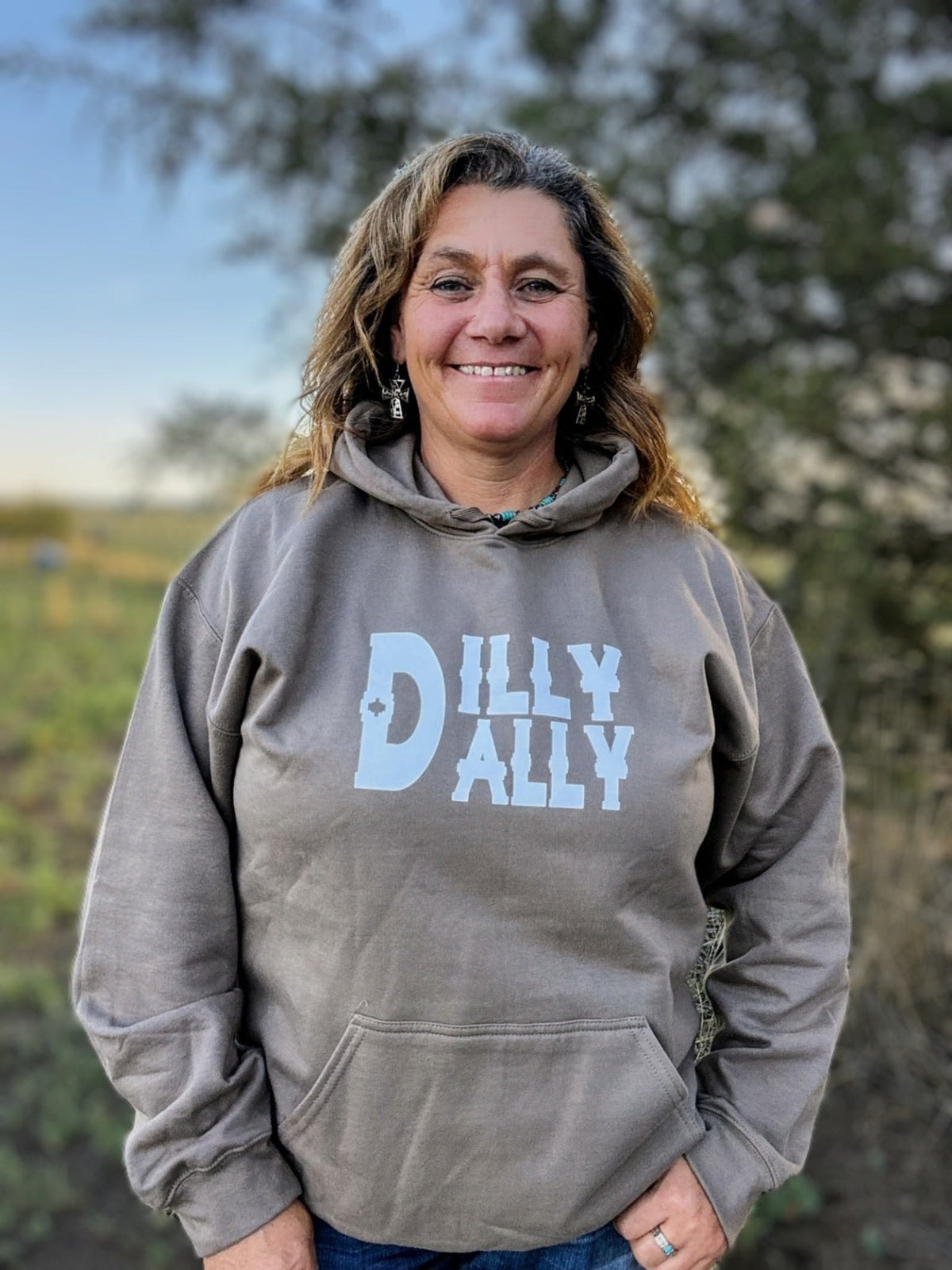 Dilly Dally Sweatshirt - Dirt Roads and Dreams Western Boutique