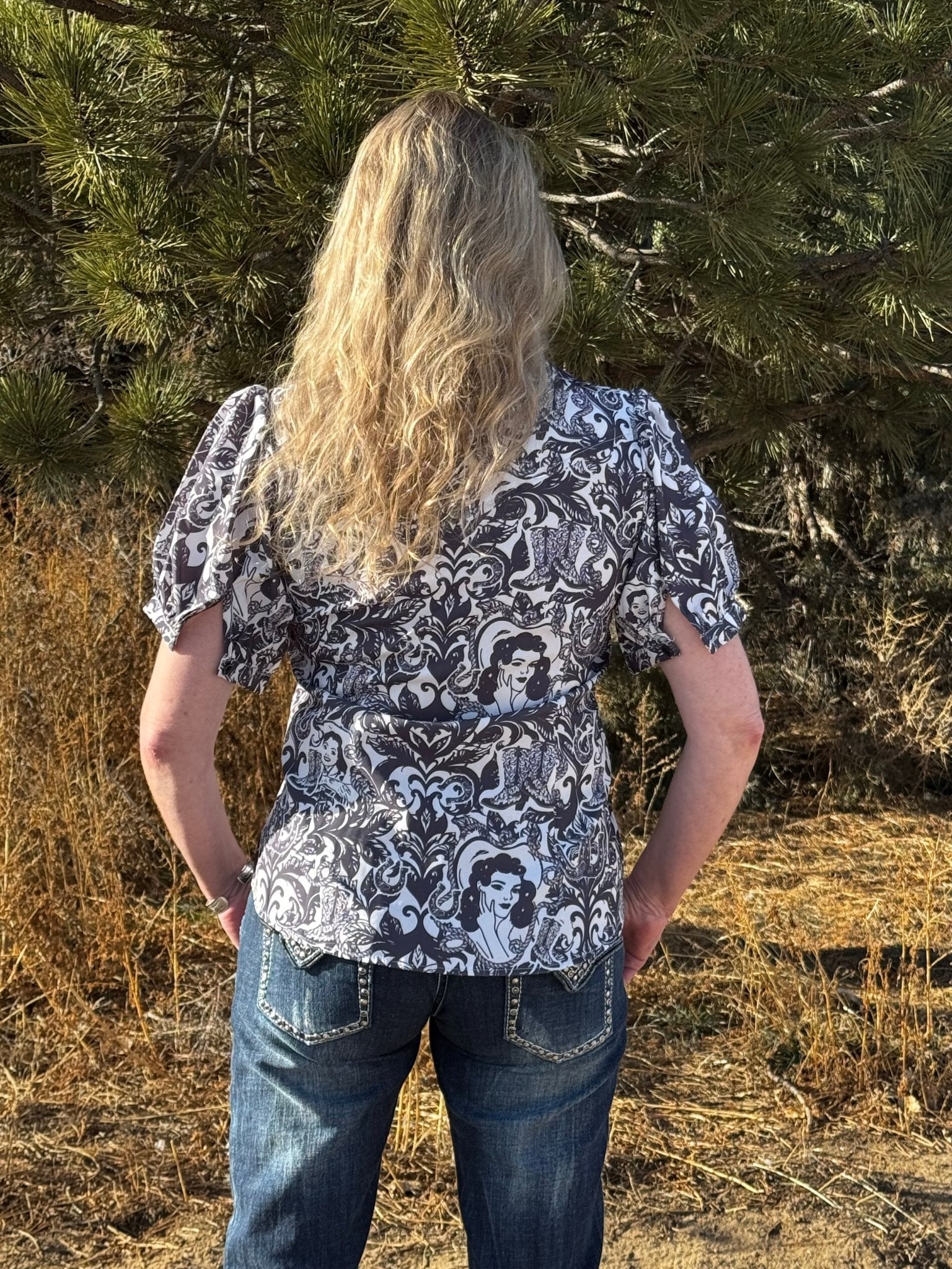 Midnight Story Button - Up Top - Dirt Roads and Dreams Western Boutique